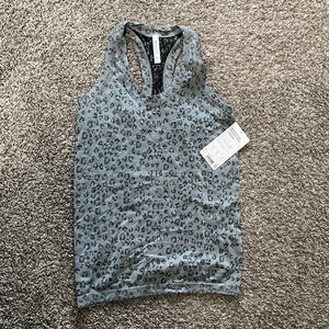 NWT Athleta Momentum tank size small